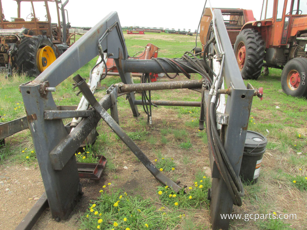 LOADER W/ BALE SPEAR